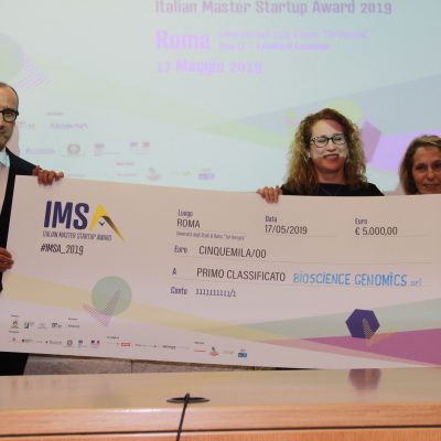 la foto della premiazione di Bioscience Genomics all’Italian Master Startup Award 2019