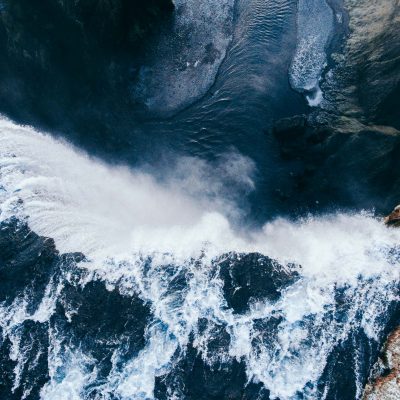 Il flusso creativo della natura e cascate